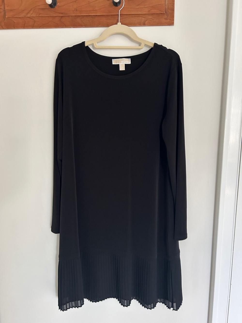 Michael by Michael Kors Black Pleated-Hem Long Sleeve Dress
